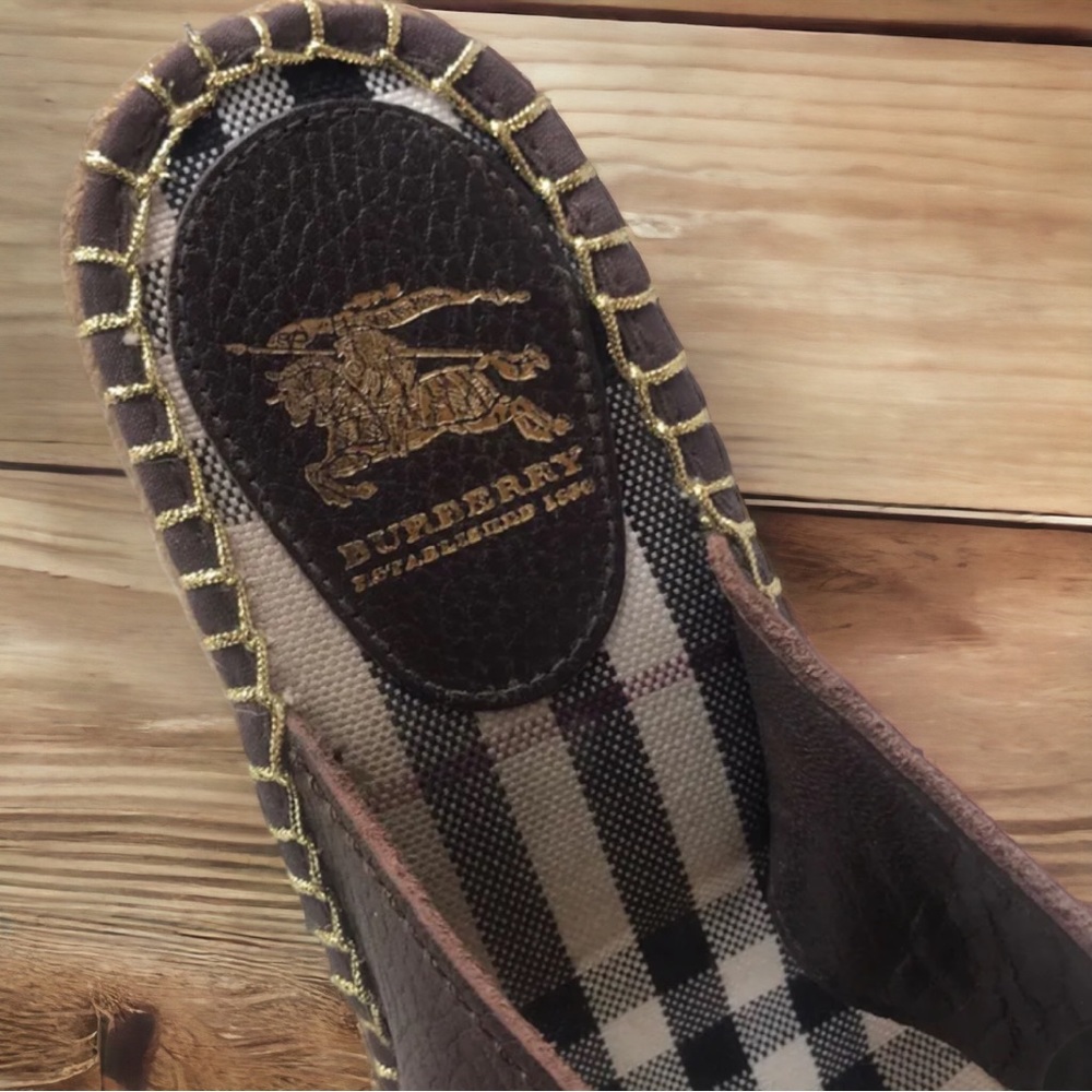 Burberry: Nova Check Leather Espadrille Wedge Sandals ๐๐ฌ๐ง - Picture 4 of 6